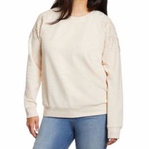 Gloria Vanderbilt Soft comfy cream sweater in size M